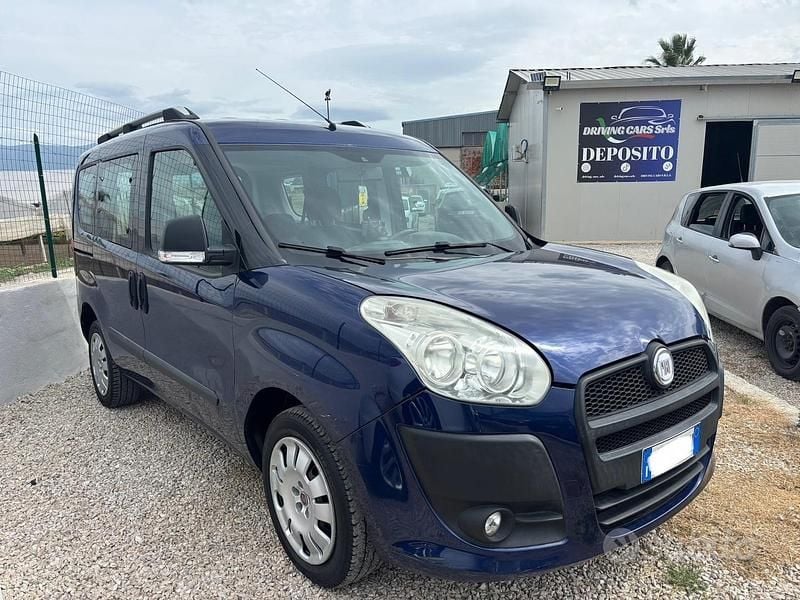 Usata Fiat Doblò 120 CV (88 kW) 2013 Blu Monovolume