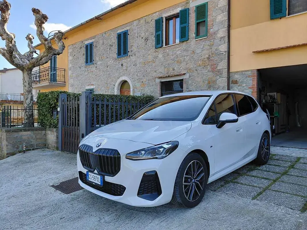 Usata BMW 218 Active Tourer Luxury Line 150 CV (110 kW) 2024 Bianco Monovolume