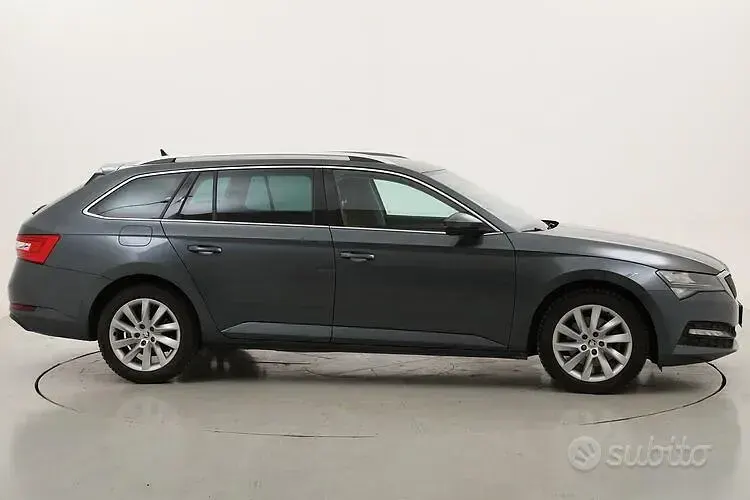 Usata Skoda Superb Executive 150 CV (110 kW) 2020 Grigio Station wagon