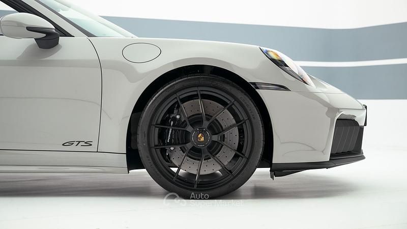Usata Porsche 911 541 CV (397 kW) 2024 Grigio pastello Cabrio