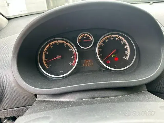 Używany Opel Corsa 85 KM (62 kW) 2014 Biały Hatchback