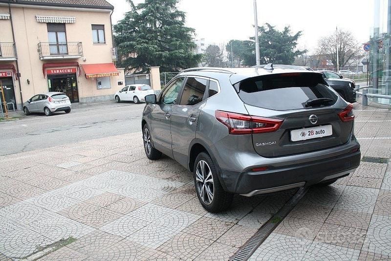 Usata Nissan Qashqai Tekna 131 CV (96 kW) 2018 Grigio SUV