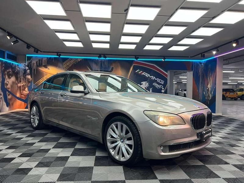 Usata BMW 750 Efficient Dynamics 408 CV (300 kW) 2010 Argento Berlina