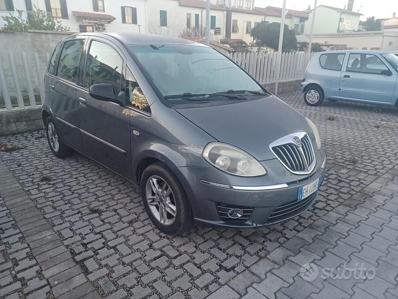 Grigio Usata 2011 Lancia Musa Gold Monovolume | 2100 € (Super prezzo) - Immagine 1/4