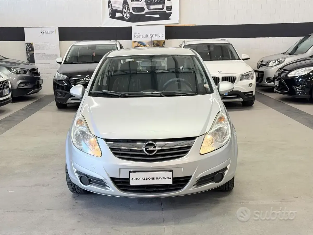 Usata Opel Corsa Edition 75 CV (55 kW) 2010 Grigio Utilitaria