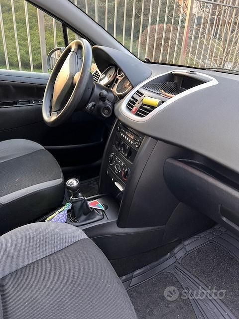 Usata Peugeot 207 70 CV (51 kW) 2008 Nero Berlina