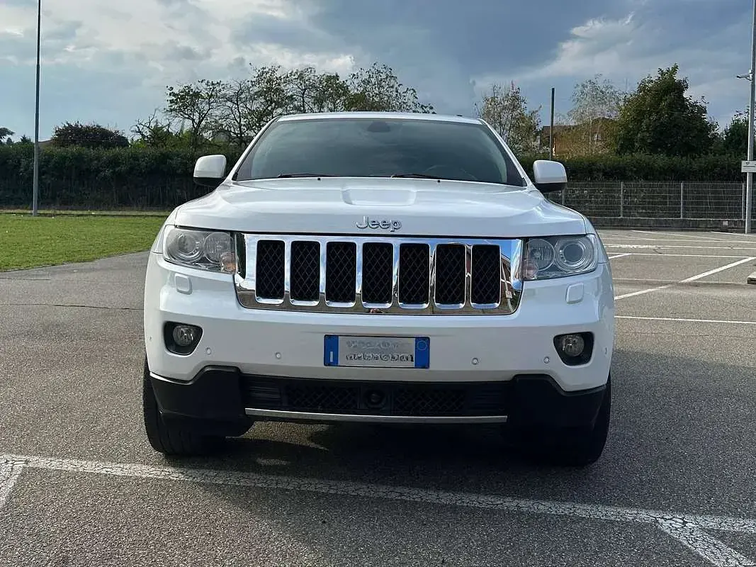 Usata Jeep Grand Cherokee Overland 241 CV (177 kW) 2013 Bianco SUV