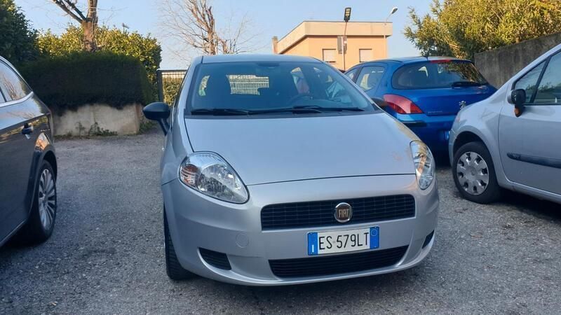 Usata Fiat Grande Punto 77 CV (56 kW) 2013 Grigio Utilitaria