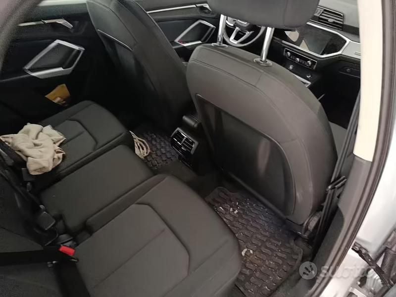 Gebraucht Audi Q3 Sport 150 PS (110 kW) 2024 Grau SUV