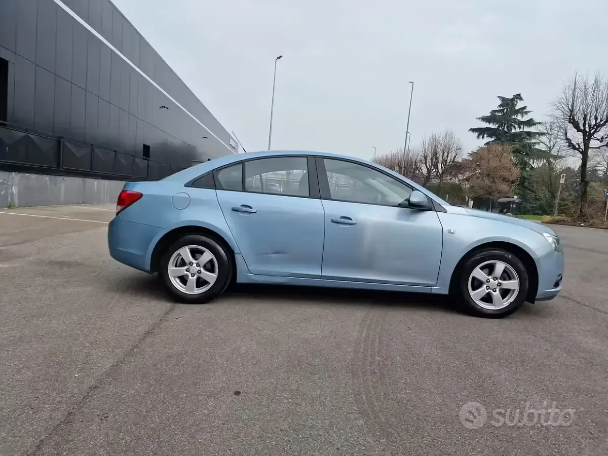 Usata Chevrolet Cruze LT 124 CV (91 kW) 2011 Blu Berlina