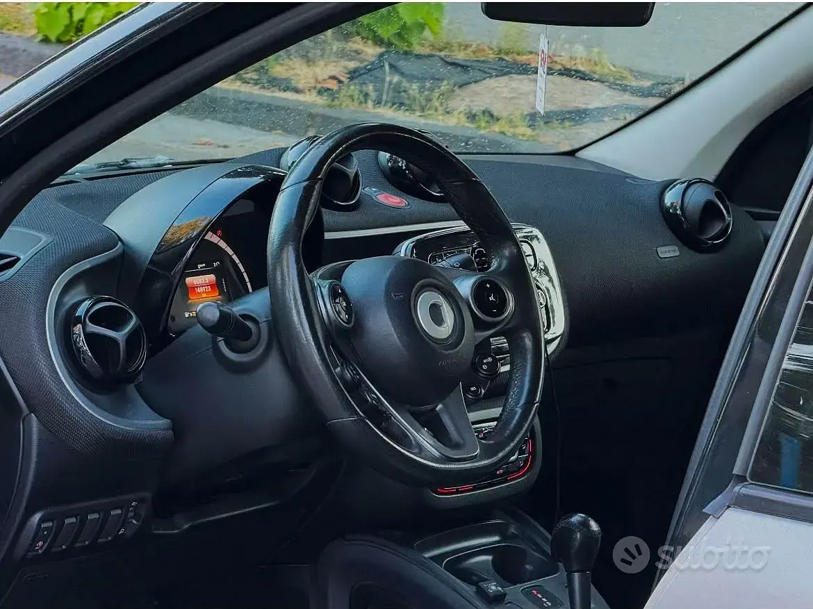 Usata Smart ForFour 71 CV (52 kW) 2016 Grigio Utilitaria