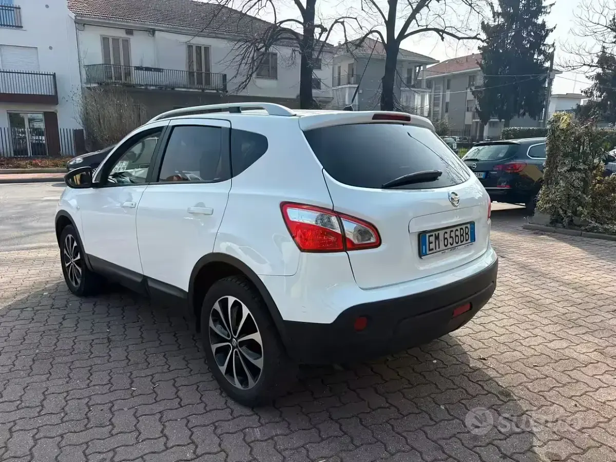 Usata Nissan Qashqai Tekna 131 CV (96 kW) 2012 Bianco SUV