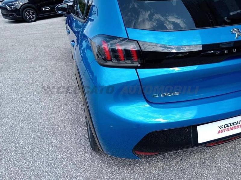 Usata Peugeot e-208 Allure 100 kW (136 CV) 2024 Blu Utilitaria