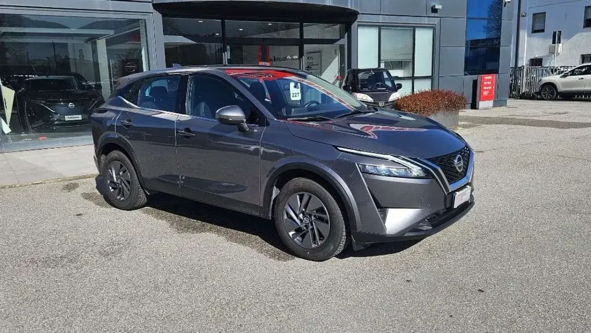 Usata Nissan Qashqai Acenta 140 CV (102 kW) 2021 Grigio SUV