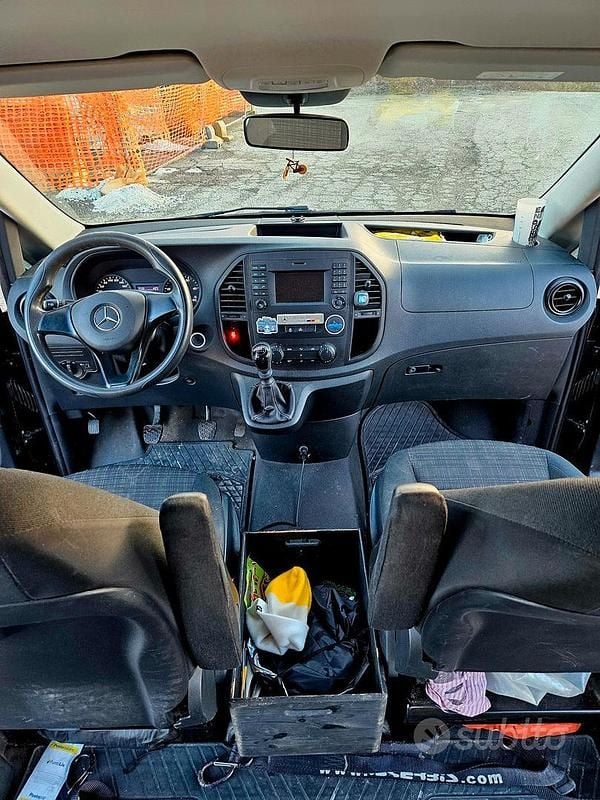 Usata Mercedes Vito 160 CV (117 kW) 2015 Nero Furgone