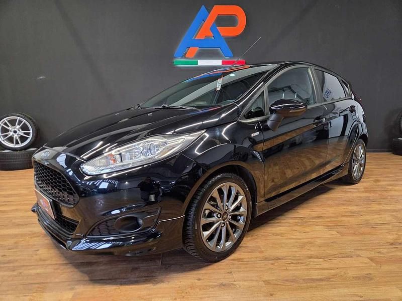 Usata Ford Fiesta ST-Line 75 CV (55 kW) 2017 Nero Berlina
