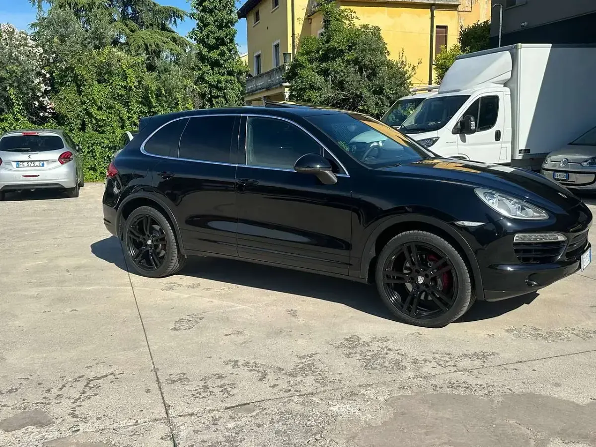 Usata Porsche Cayenne 239 CV (175 kW) 2010 Nero met. SUV