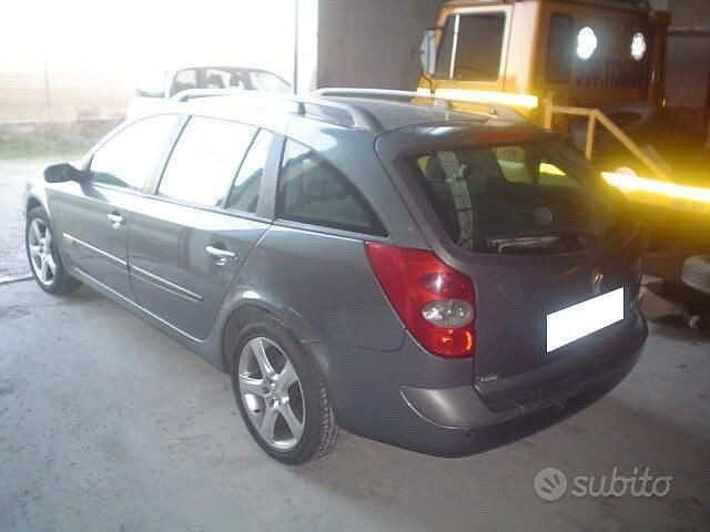 Usata Renault Laguna GrandTour 150 CV (110 kW) 2002 Grigio Station wagon