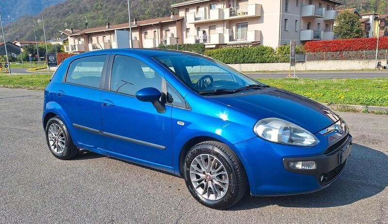 Usata Fiat Punto Evo Dynamic 75 CV (55 kW) 2011 Blu Utilitaria