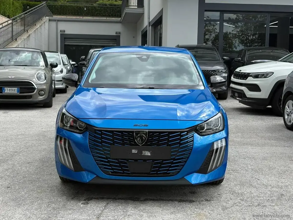 Usata Peugeot 208 Allure 102 CV (75 kW) 2024 Blu Utilitaria