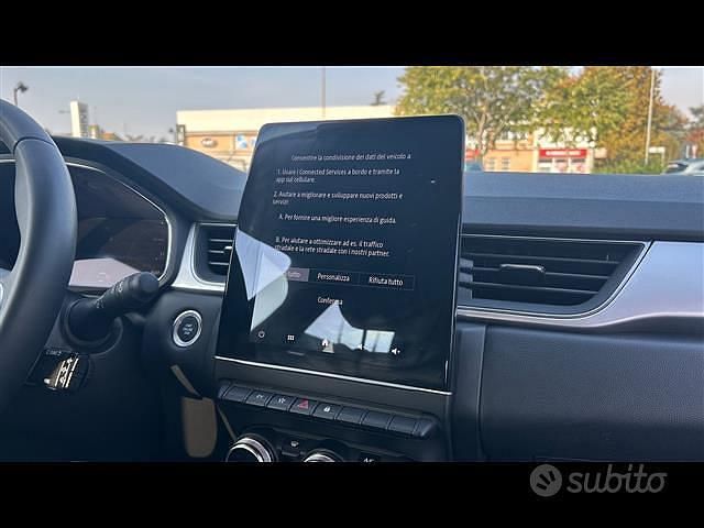 Usata Renault Captur Techno 94 CV (69 kW) 2023 Grigio scuro SUV