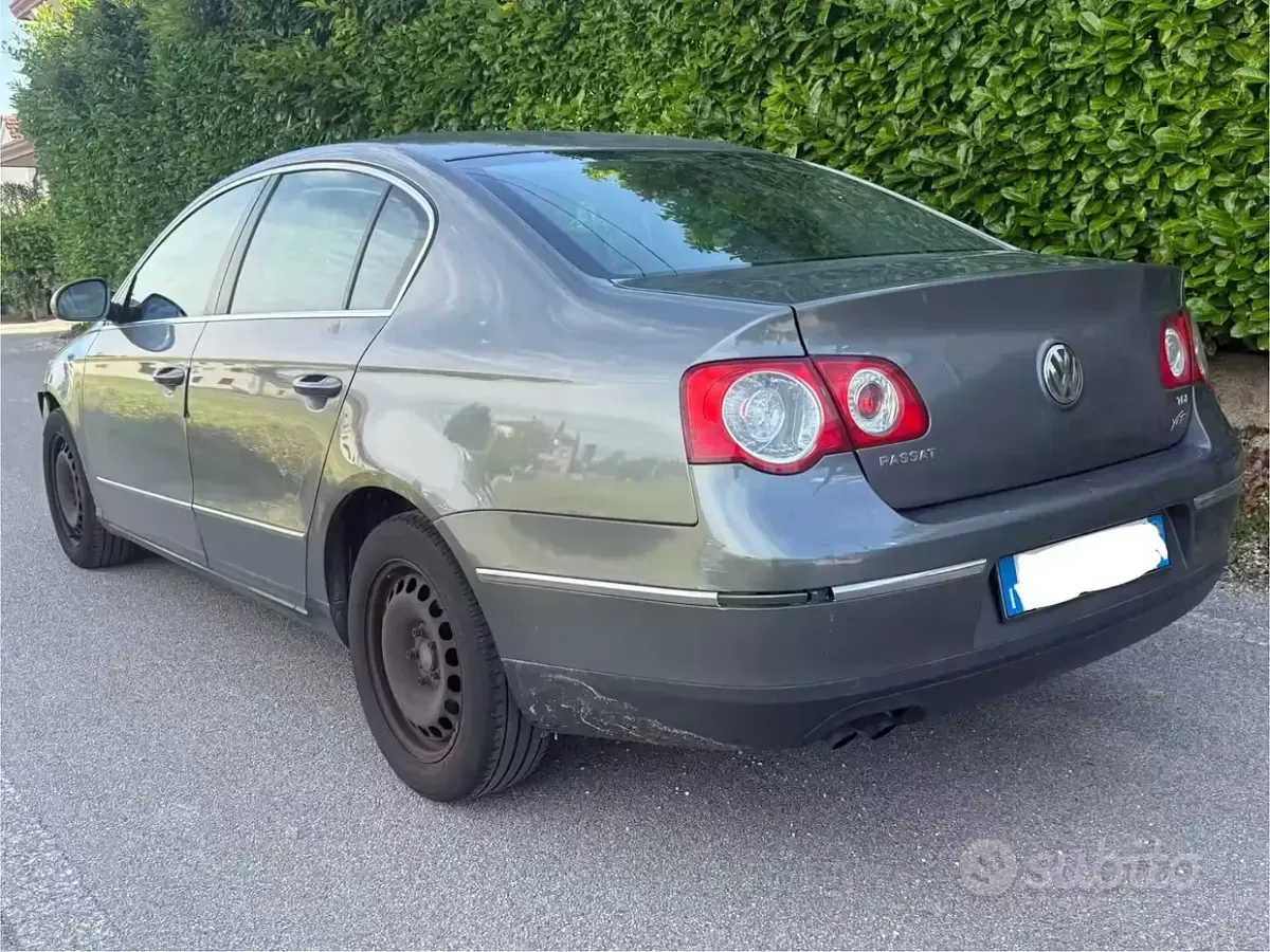 Usata VW Passat Trendline 105 CV (77 kW) 2006 Grigio Berlina