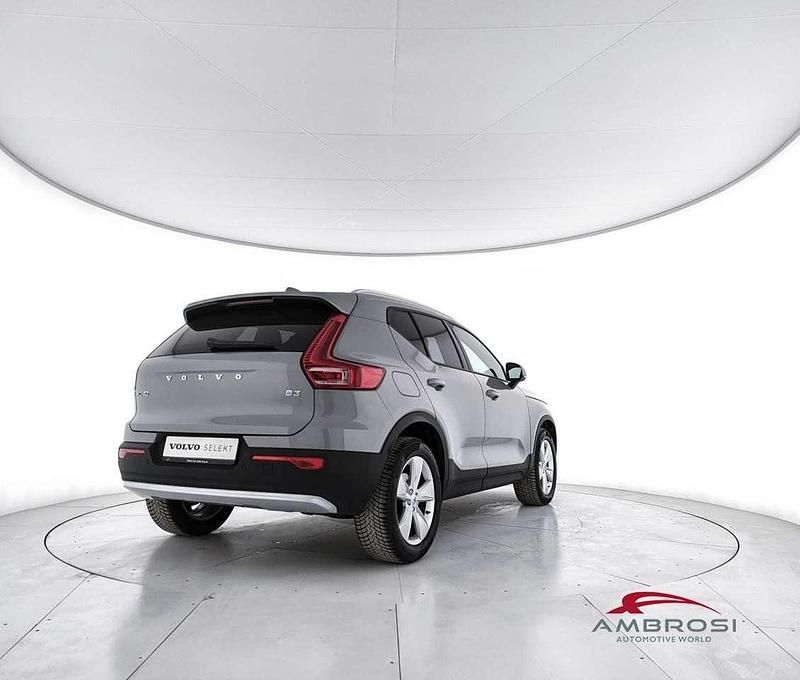 Usata Volvo XC40 Core 163 CV (119 kW) 2025 Grigio SUV