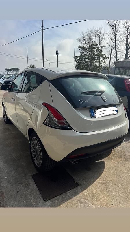 Usata Lancia Ypsilon S 95 CV (69 kW) 2013 Bianco Utilitaria