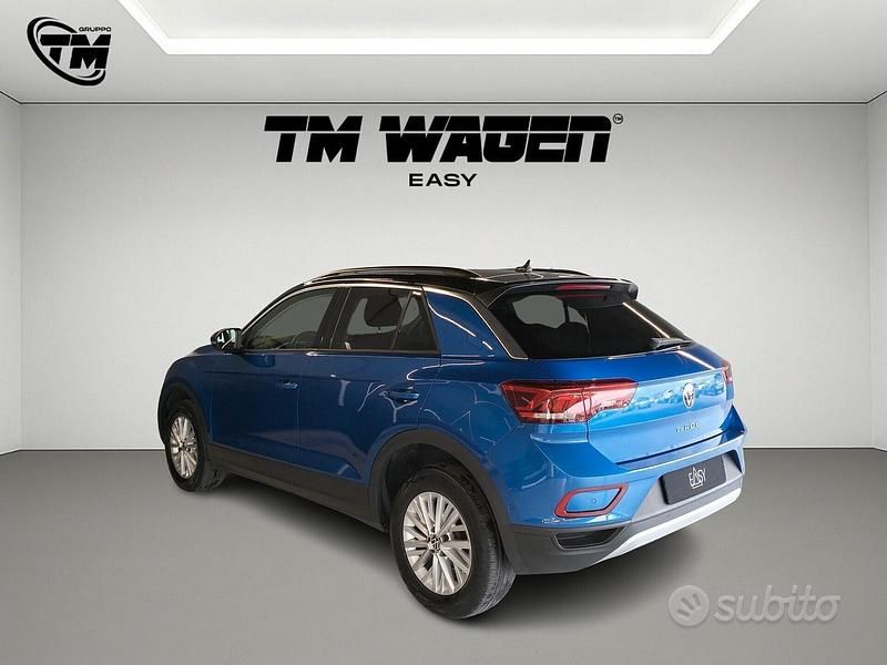 Usata VW T-Roc Life 116 CV (85 kW) 2022 Blu SUV