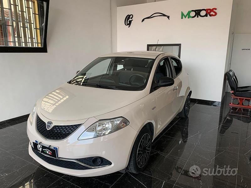 Beige Usata 2017 Lancia Ypsilon Due volumi | 7490 € (Ottimo prezzo) - Immagine 1/4