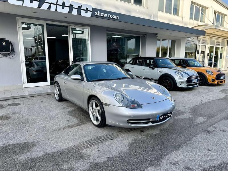 Argento Usata 1999 Porsche 911 Carrera Coupé | 38.700 € (Buon prezzo) - Immagine 1/4