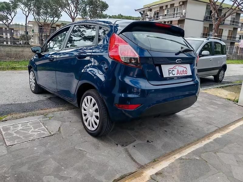 Usata Ford Fiesta Titanium 96 CV (70 kW) 2013 Blu Utilitaria