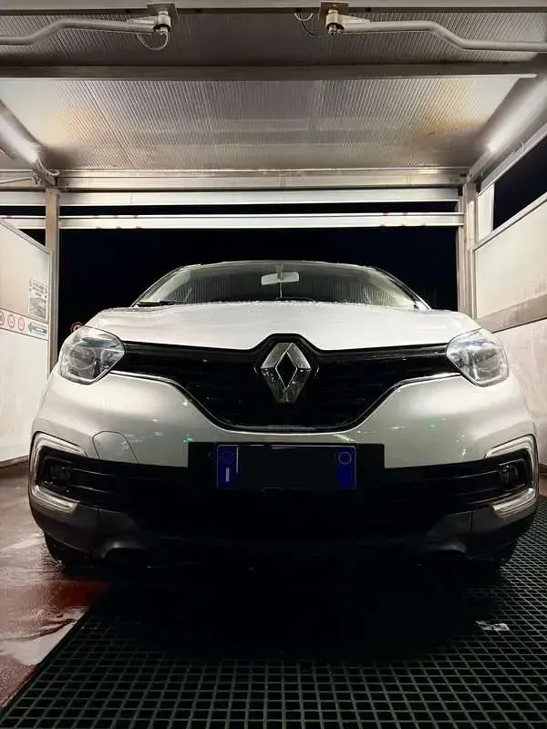 Usata Renault Captur 90 CV (66 kW) 2019 Nero SUV