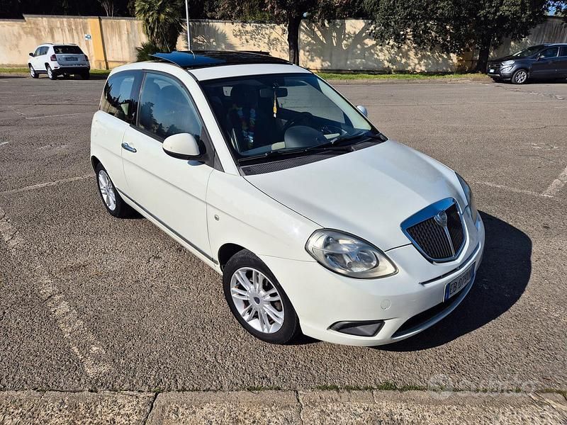 Usata Lancia Ypsilon 75 CV (55 kW) 2010 Utilitaria
