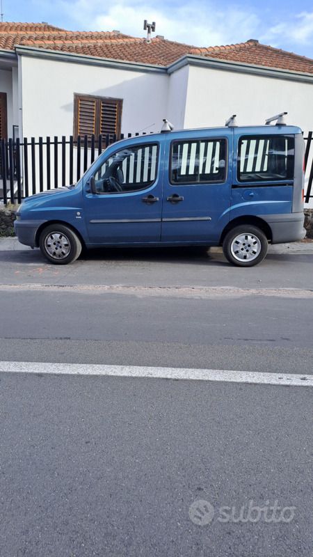Usata Fiat Doblò 65 CV (47 kW) 2002 Blu Monovolume