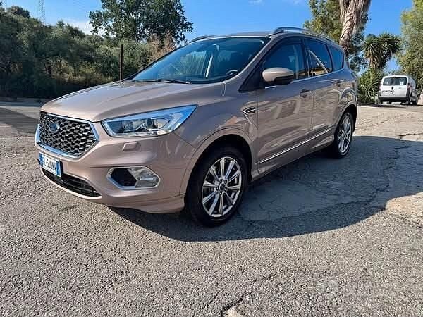 Begagnad Ford Kuga S 150 HK (110 kW) 2017 Gul SUV