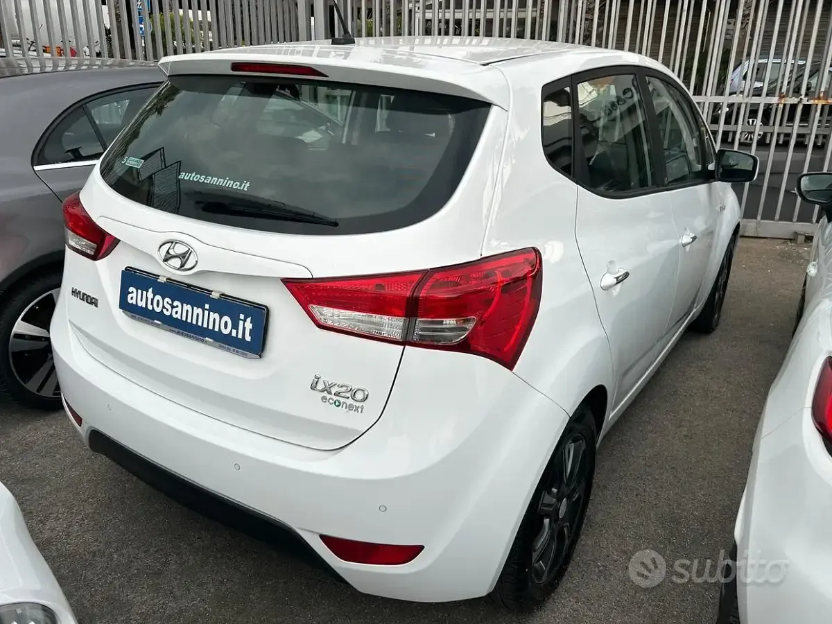 Usata Hyundai ix20 125 CV (91 kW) 2019 Bianco Utilitaria