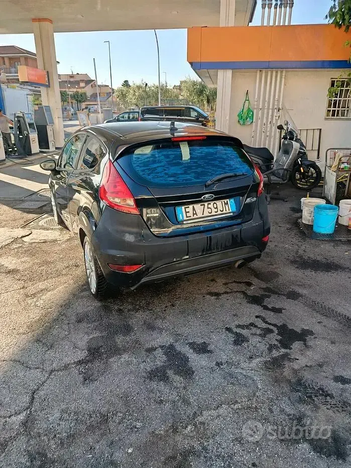 Usata Ford Fiesta Titanium 68 CV (50 kW) 2010 Nero Berlina