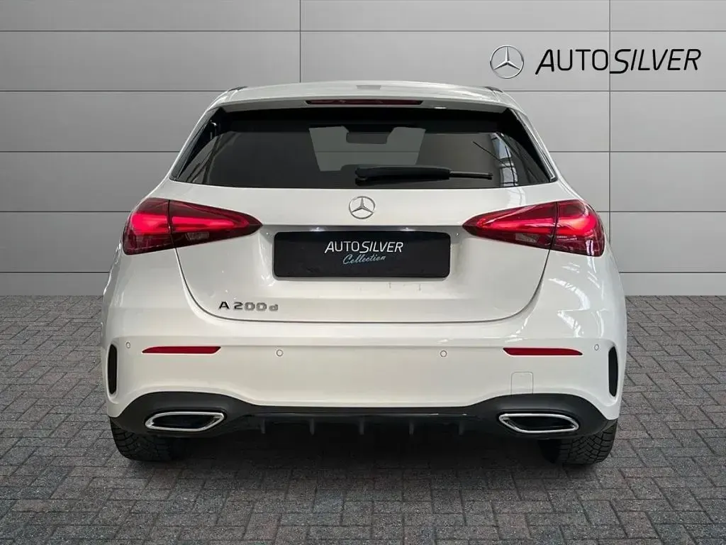 Usata Mercedes A200 Advanced Plus 150 CV (110 kW) 2023 Bianco / pastello Berlina