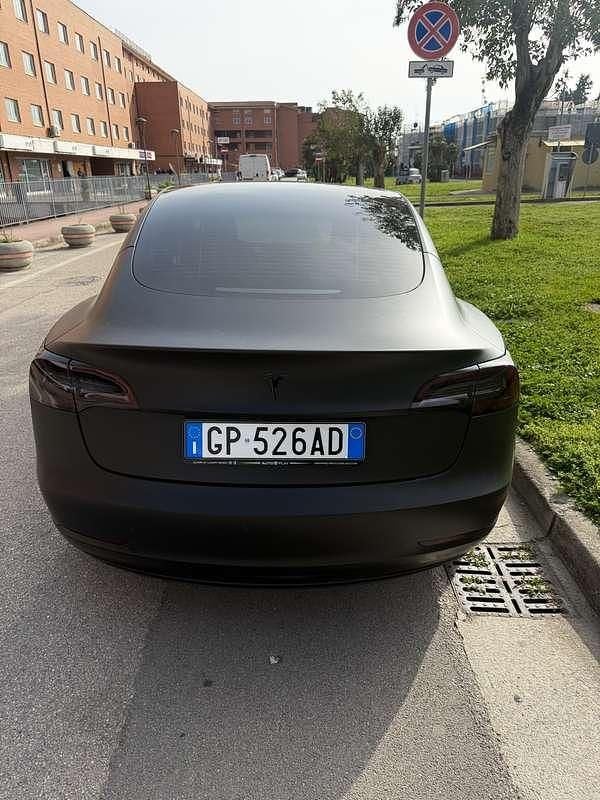 Usata Tesla Model 3 Standard Range 88 kW (120 CV) 2023 Nero Berlina