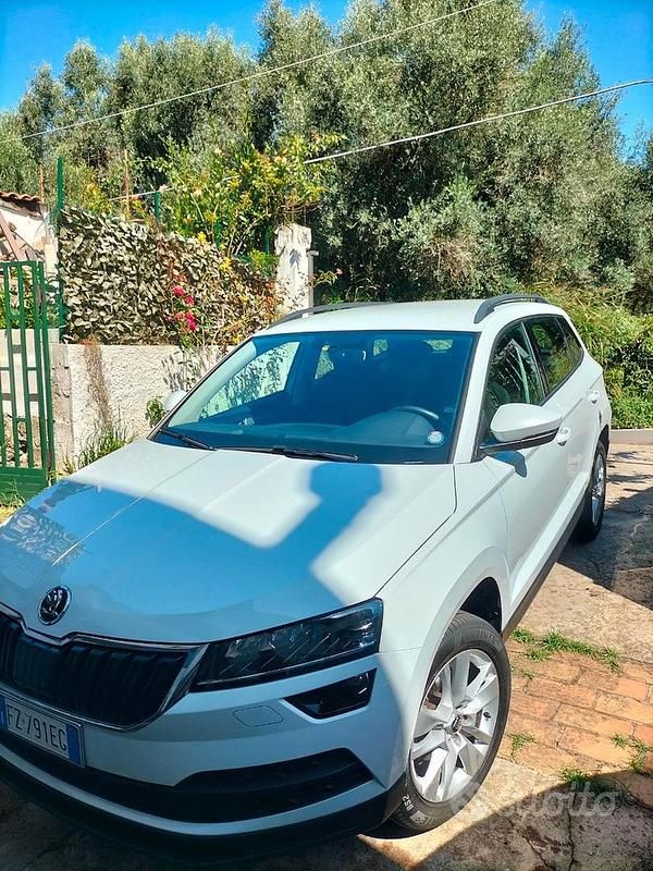 Usata 2020 Skoda Karoq Ambition SUV | 17.900 € (Ottimo prezzo) - Immagine 1/4