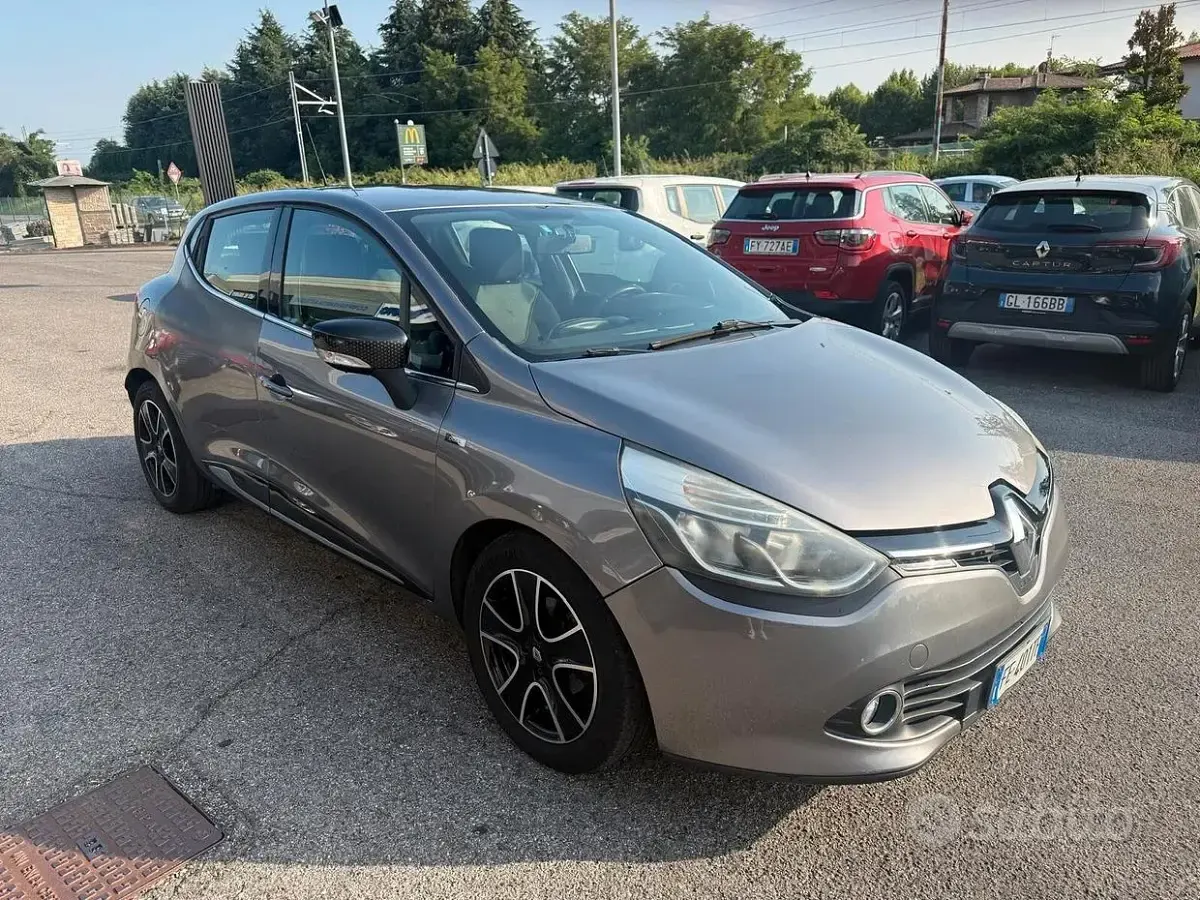 Usata Renault Clio IV Life 75 CV (55 kW) 2016 Grigio Berlina