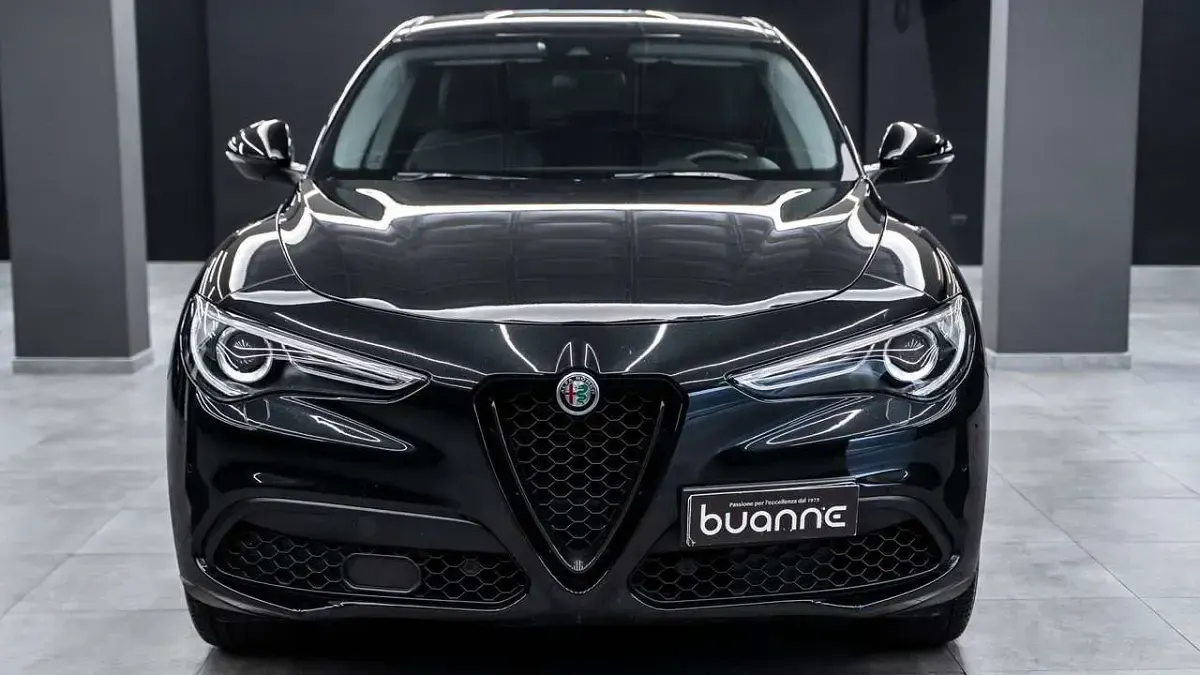 Usata Alfa Romeo Stelvio Sprint 190 CV (139 kW) 2020 Nero metallizzato SUV