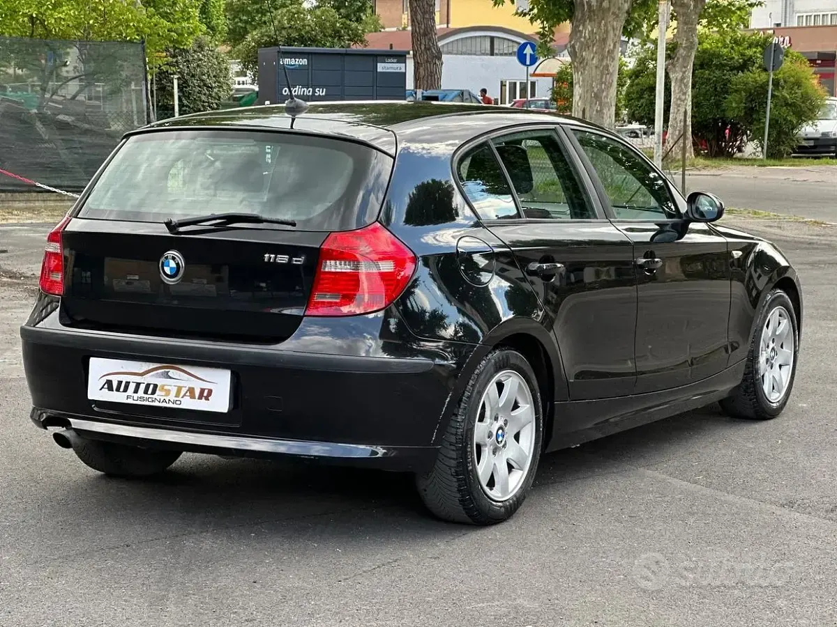 Usata BMW 118 143 CV (105 kW) 2010 Nero Utilitaria