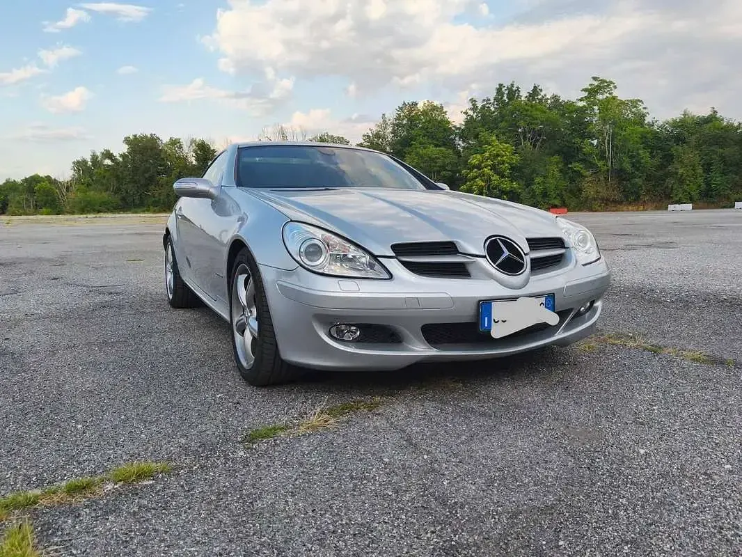 Usata Mercedes SLK200 163 CV (119 kW) 2025 Argento Cabrio