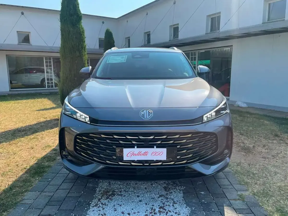Nuova MG HS Luxury 224 CV (164 kW) 2026 Hampstead grey SUV