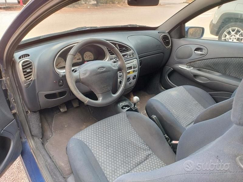 Usata Ford Puma 125 CV (91 kW) 1998 Blu Coupé