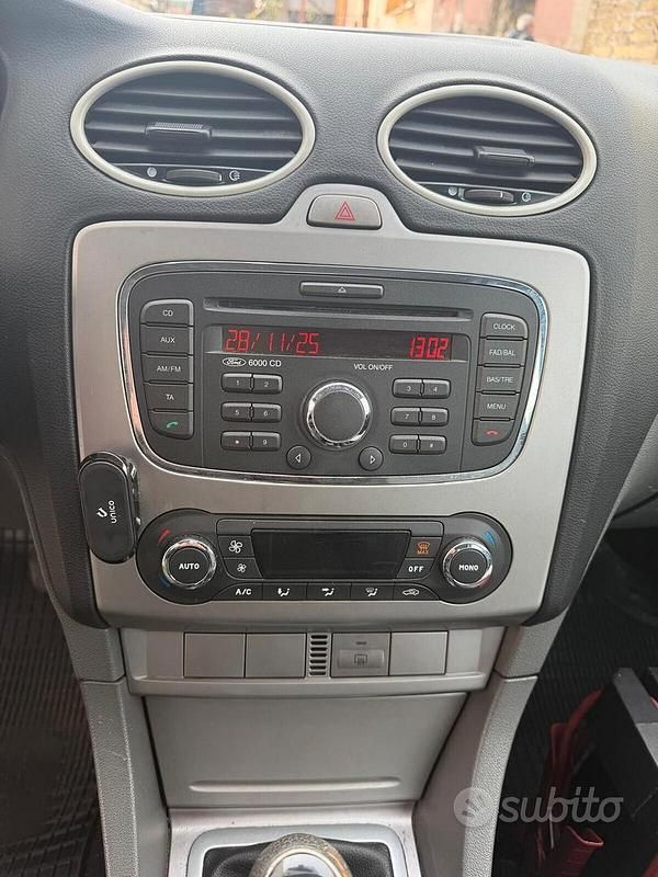 Usata Ford Focus 110 CV (80 kW) 2010 Grigio Berlina