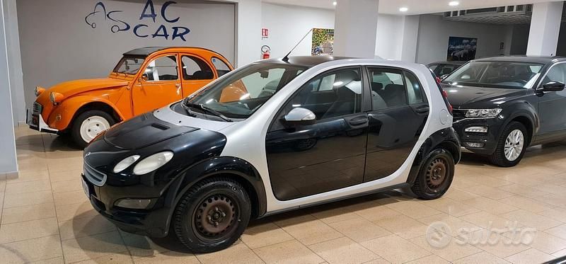 Usata Smart ForFour Pure 74 CV (54 kW) 2005 Nero Utilitaria