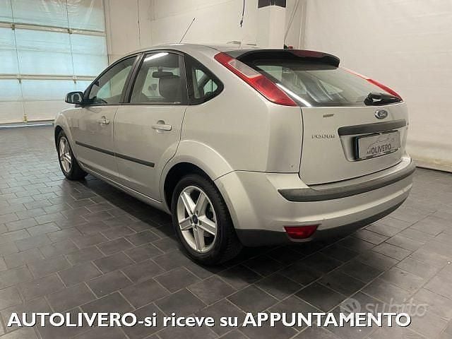 Usata Ford Focus 90 CV (66 kW) 2006 Grigio Berlina